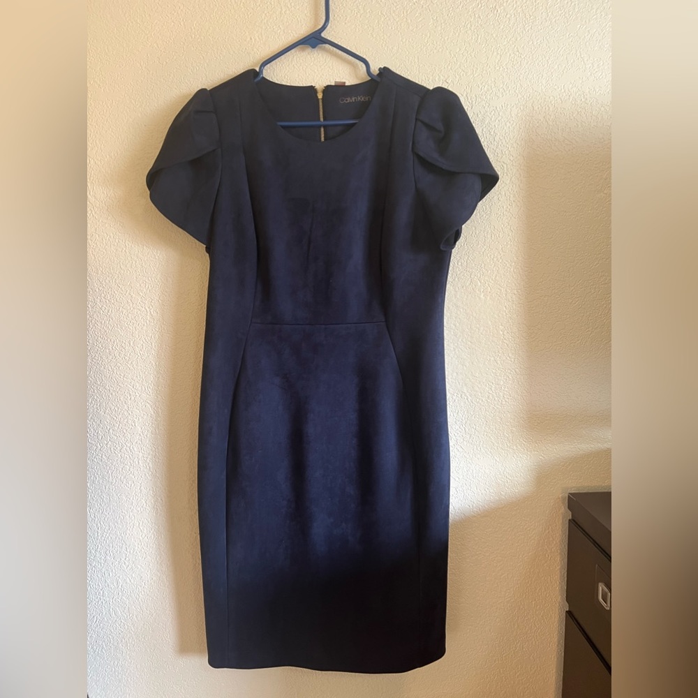 Calvin Klein Women's Essential Sleeveless Sheath, Suede Tulip Sleeve, size 14